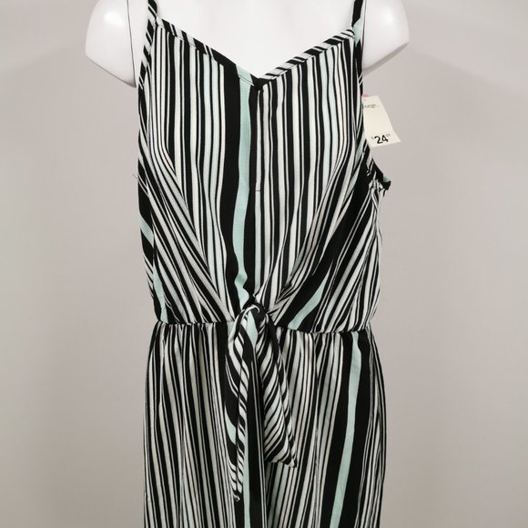 George Tie Front Maxi  Dress - Picture 2 of 3